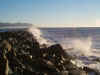 waves_12-16f-00_on-breakwater_at_Morro-Rock.jpg (98656 bytes)